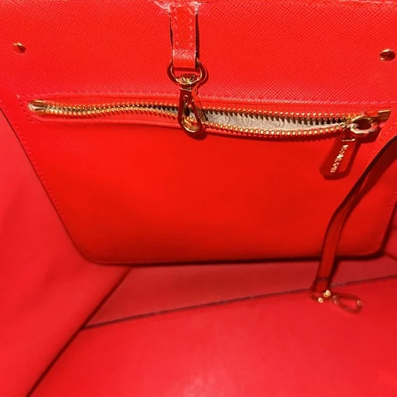Michael KORS Saffiano Red Leather Tote - Picture 6 of 9